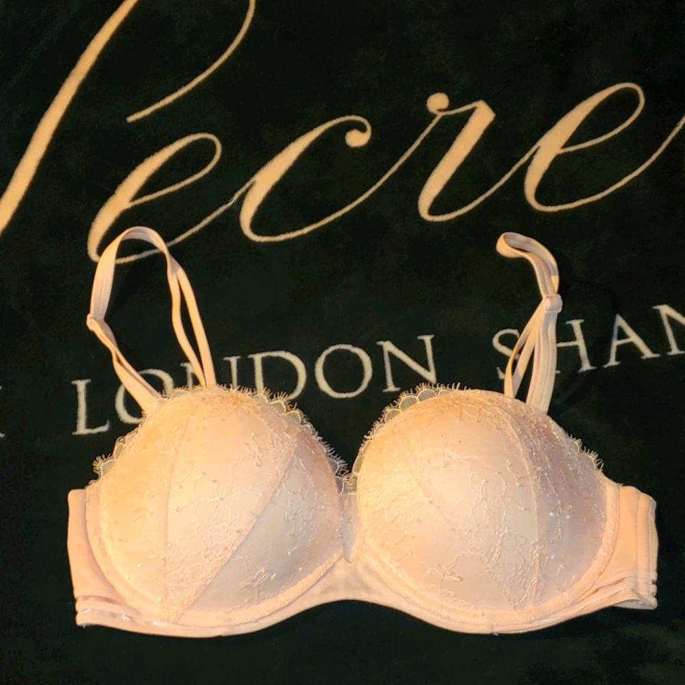 Victoria Secret Very Sexy 34D bra